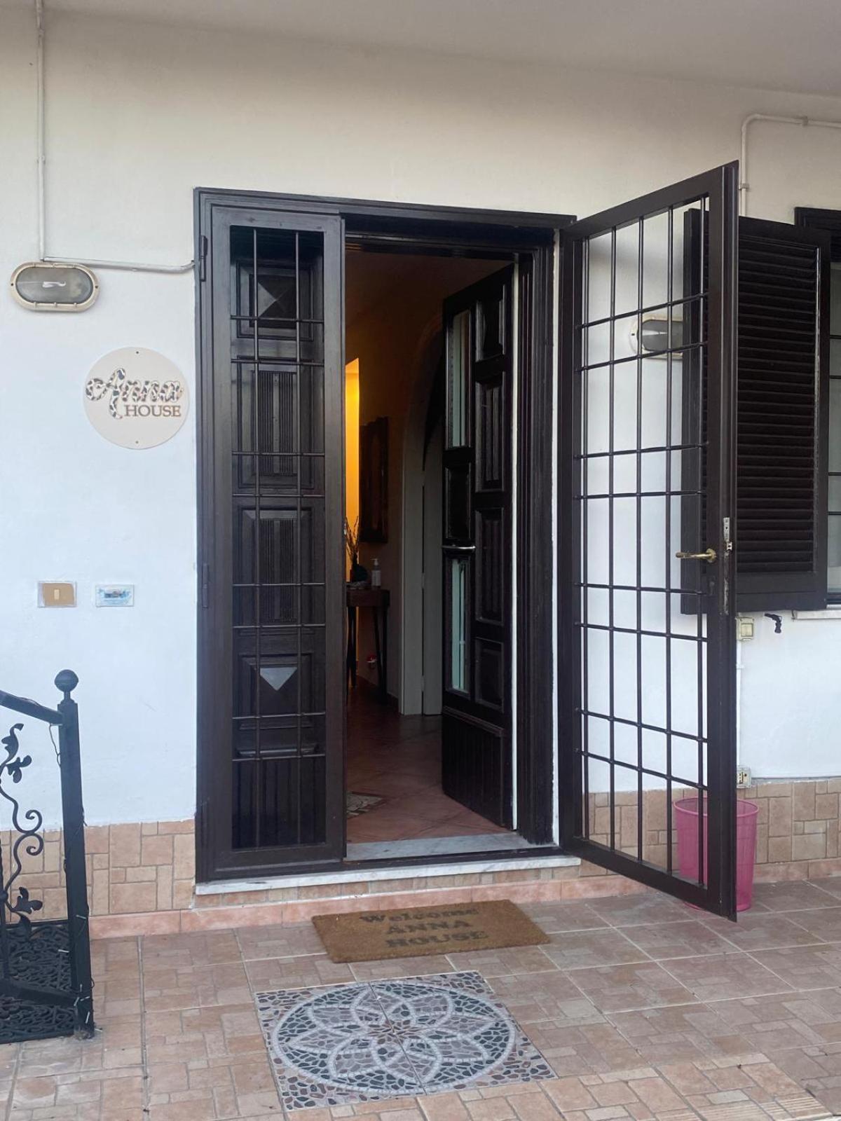 菲乌米奇诺Anna House公寓 外观 照片