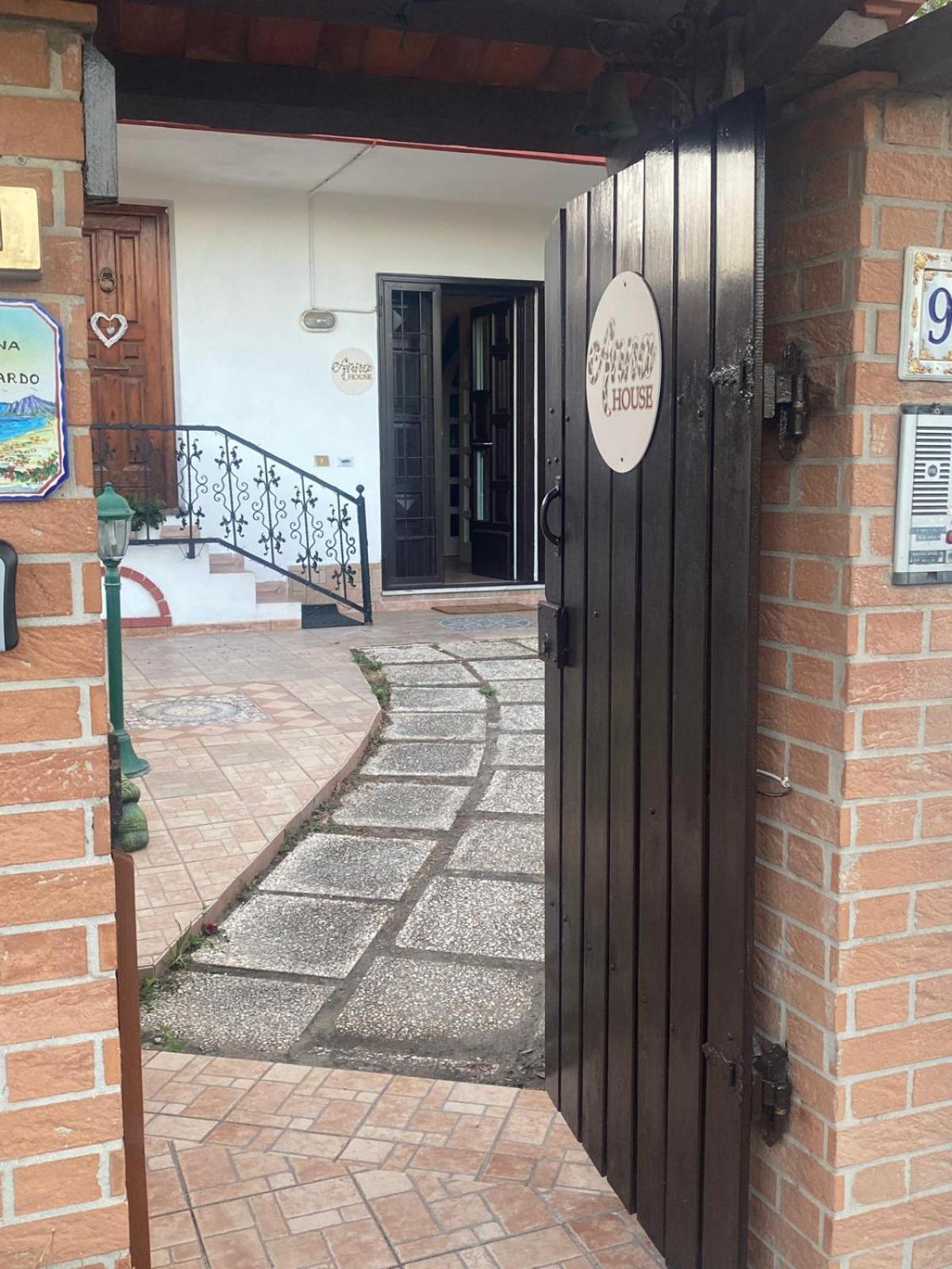 菲乌米奇诺Anna House公寓 外观 照片